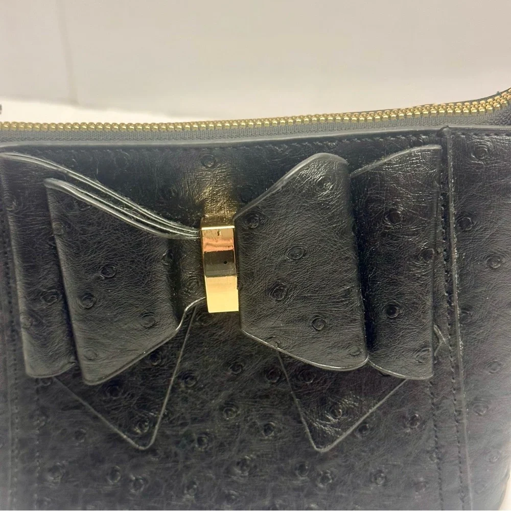 Crossi Black‎ Bow Accent Crossbody Bag